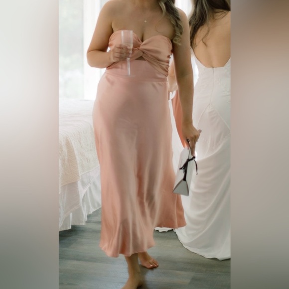 Hello Molly Satin Peach Dress - Picture 4 of 5
